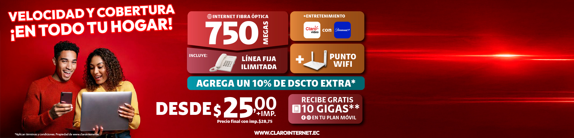 Banner con tres personas felices que navegan en internet desde distintos dispositivos pantalla grande
